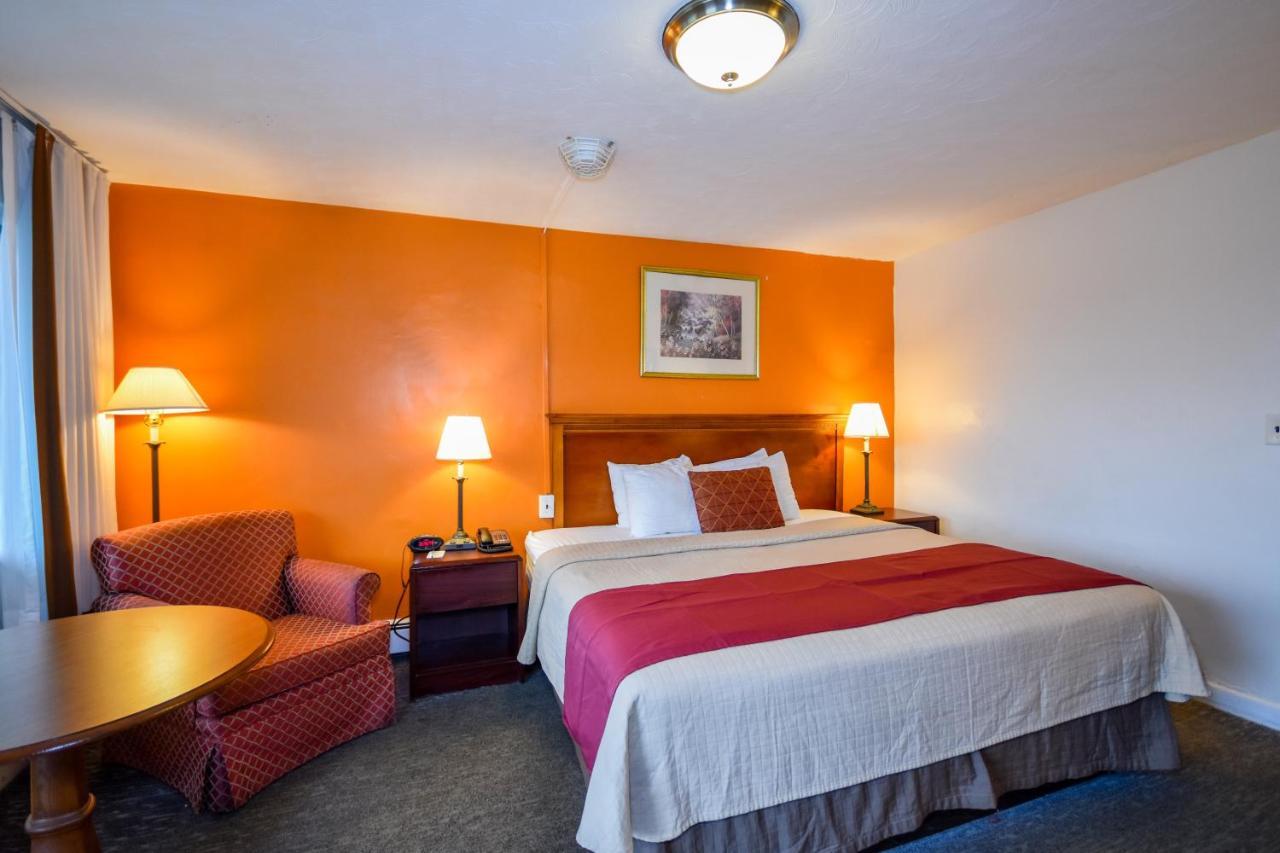 Motel Monticello Inn- Framingham/ Boston